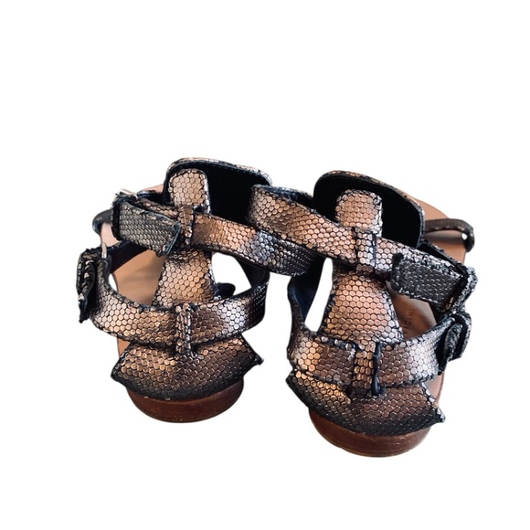 TAPEET VICINI Silver Metallic Leather Gladiator Sandals - Picture 3 of 9
